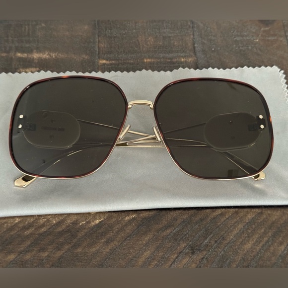 Christian Dior Bobby S1U Sunglasses in Havana Brown - Picture 1 of 4